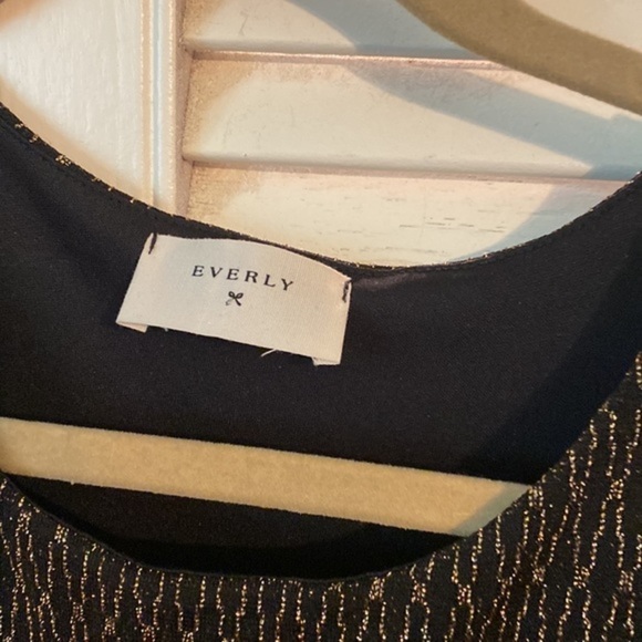 Everly Black and Gold Dress - Picture 4 of 7